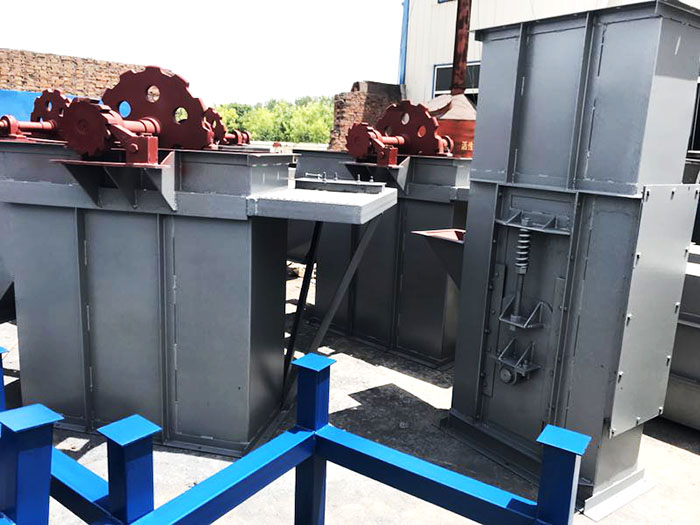 斗式提升機(jī)底座的底板與鏈條碰撞需要注意哪些？